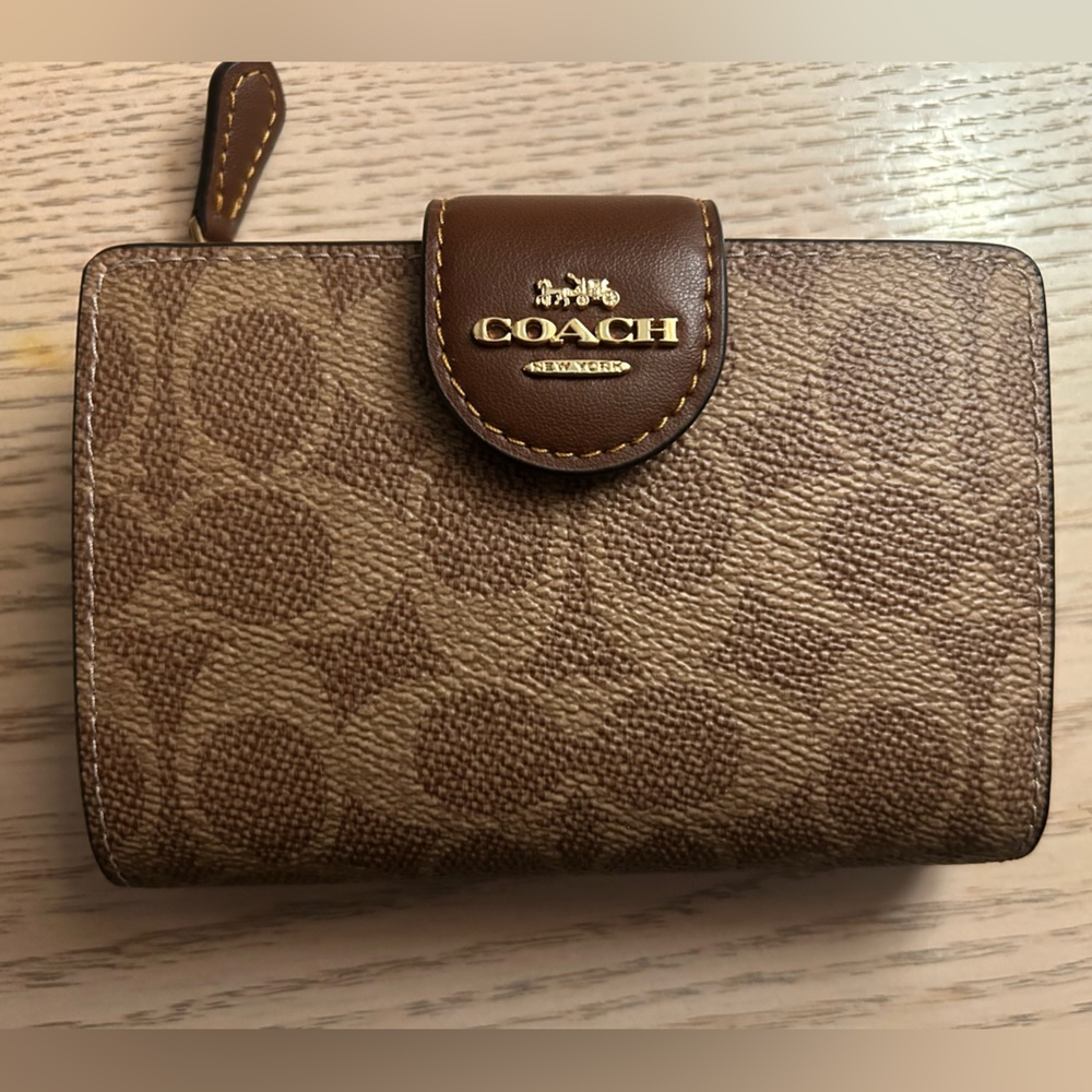 Coach Corner Zip Wallet